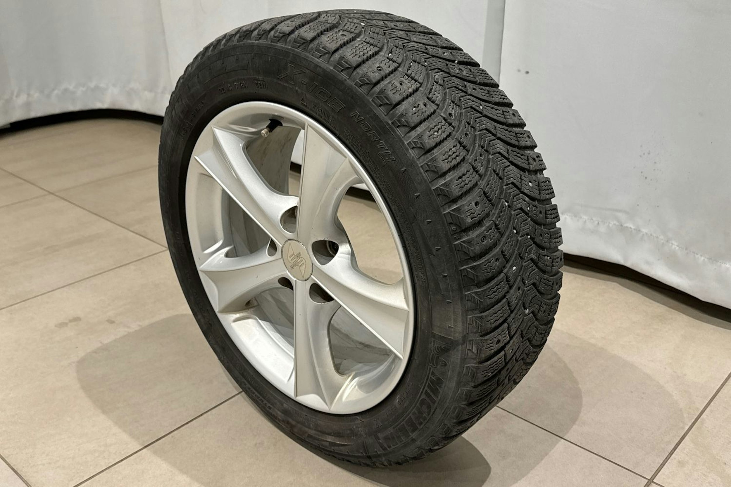 harmaa Mercedes-Benz B 2005 kuva 14.