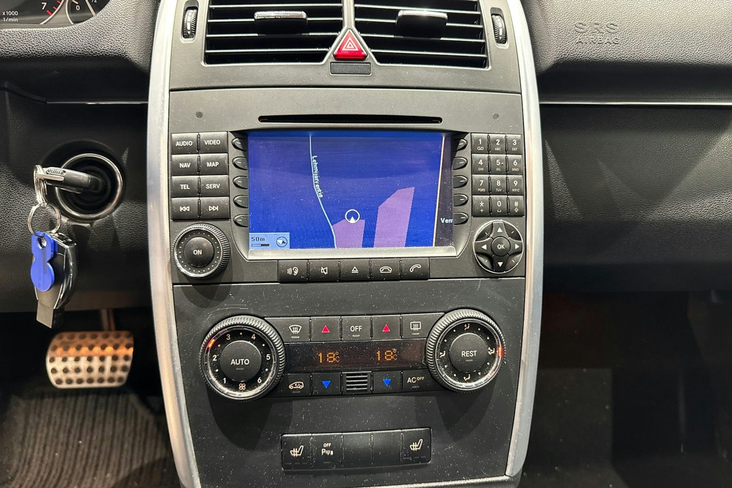harmaa Mercedes-Benz B 2005 kuva 26.