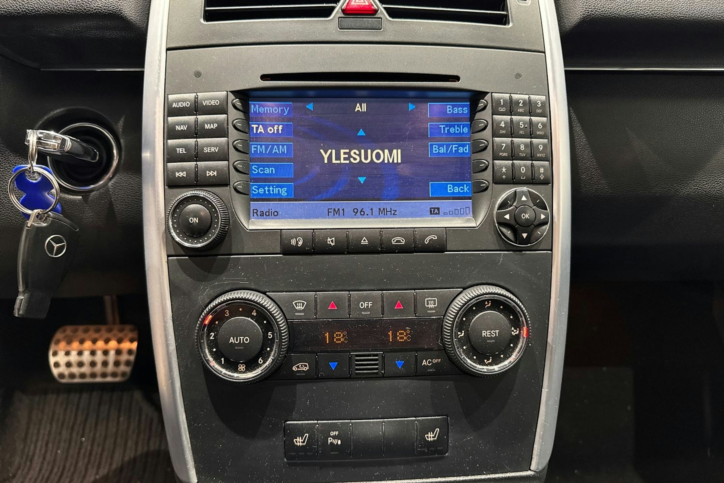 harmaa Mercedes-Benz B 2005 kuva 27.