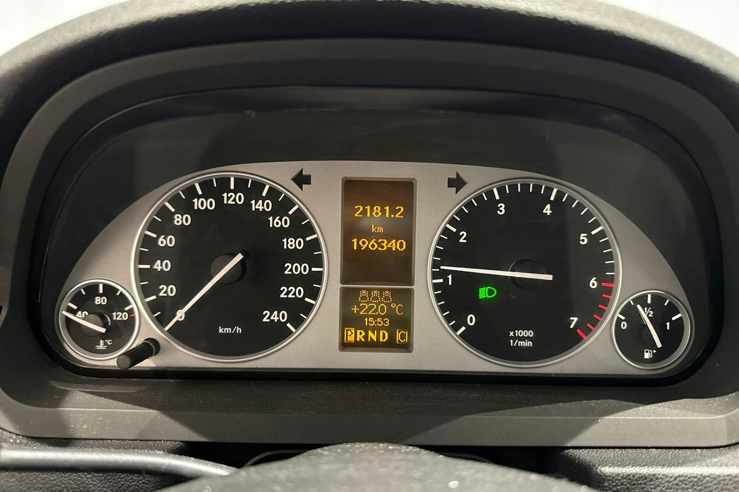 harmaa Mercedes-Benz B 2005 kuva 36.