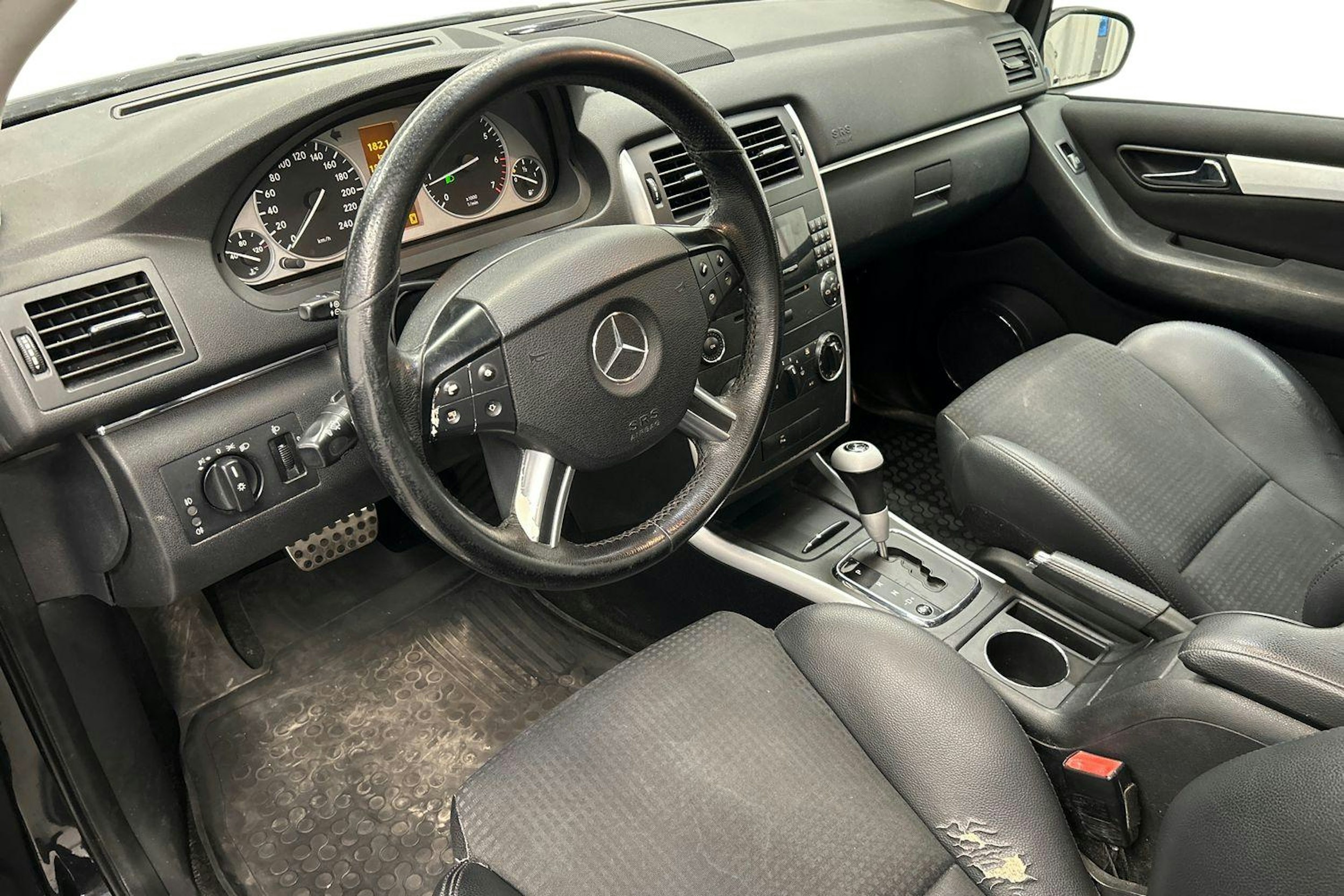 musta Mercedes-Benz B 2008 kuva 7.