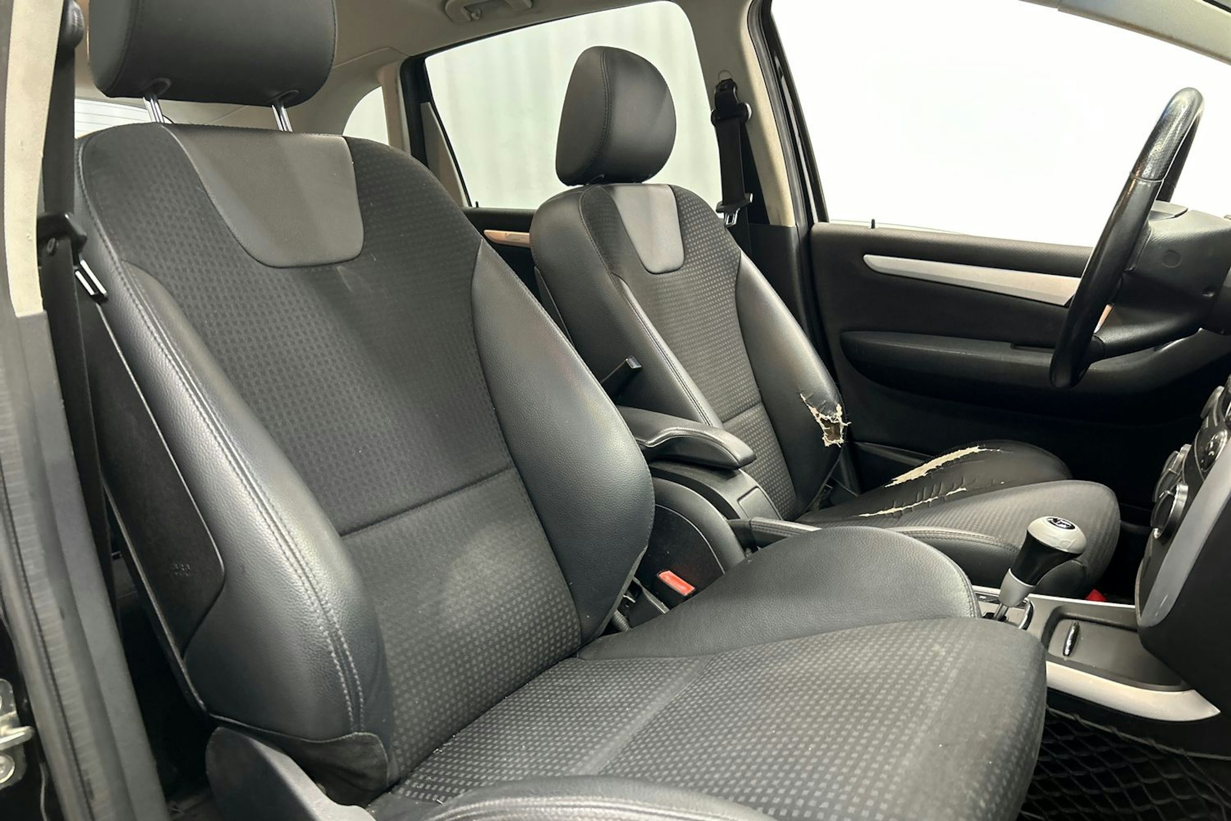 musta Mercedes-Benz B 2008 kuva 15.