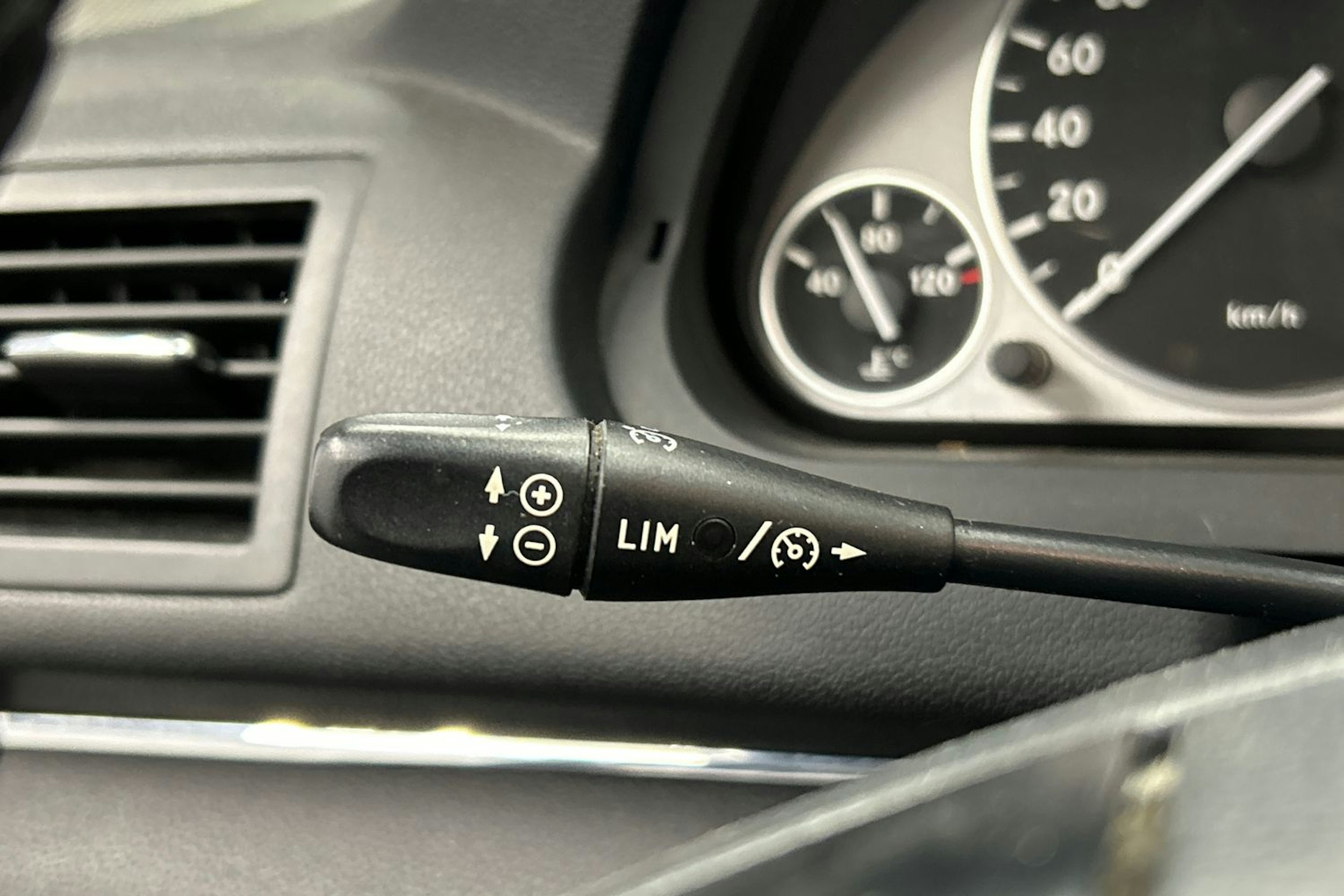 musta Mercedes-Benz B 2008 kuva 18.