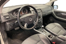 Valkoinen Mercedes-Benz B 2010 kuva 7.
