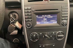 Valkoinen Mercedes-Benz B 2010 kuva 15.