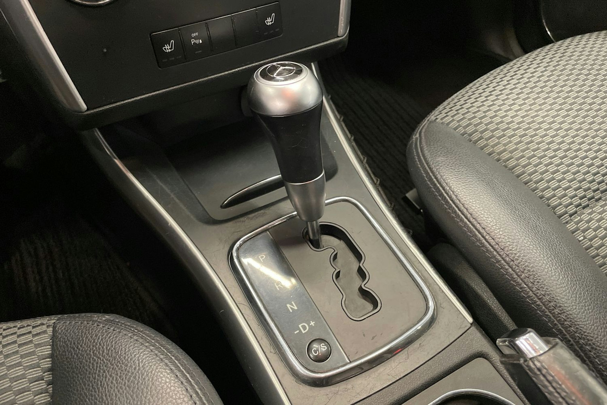 Valkoinen Mercedes-Benz B 2010 kuva 16.