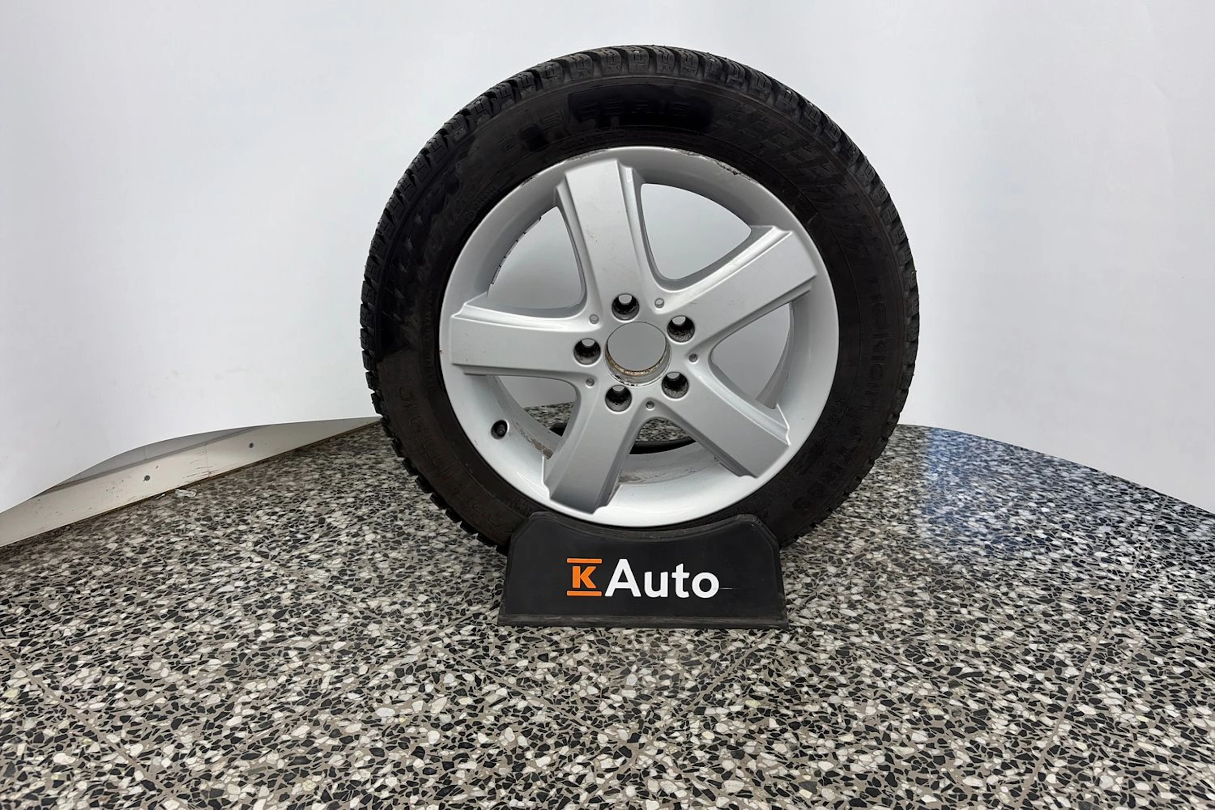 musta Mercedes-Benz B 2011 kuva 10.