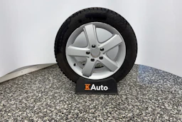 musta Mercedes-Benz B 2011 kuva 10.