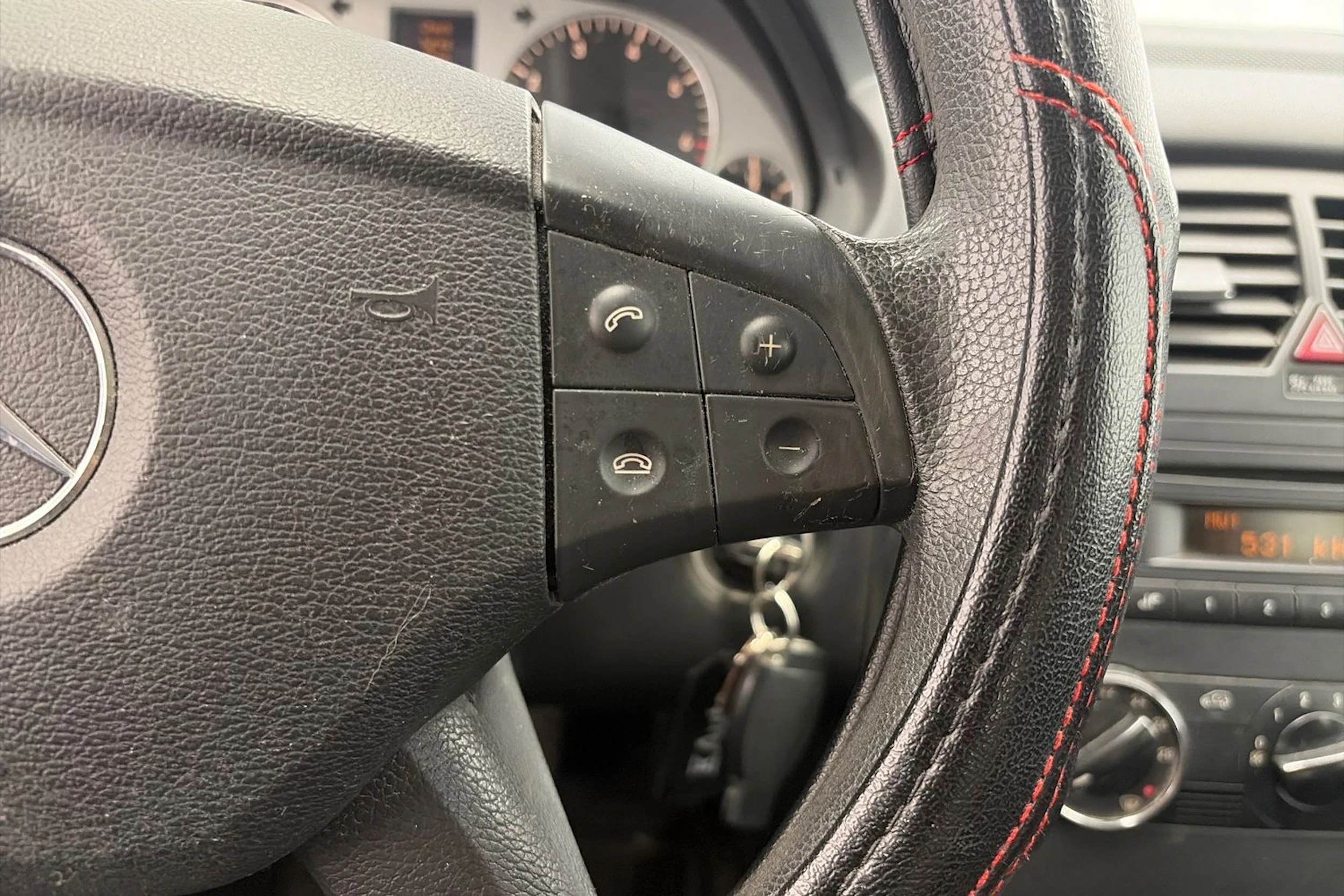 musta Mercedes-Benz B 2011 kuva 15.