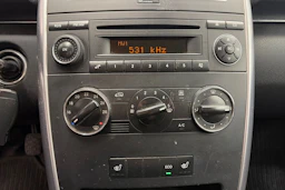 musta Mercedes-Benz B 2011 kuva 17.