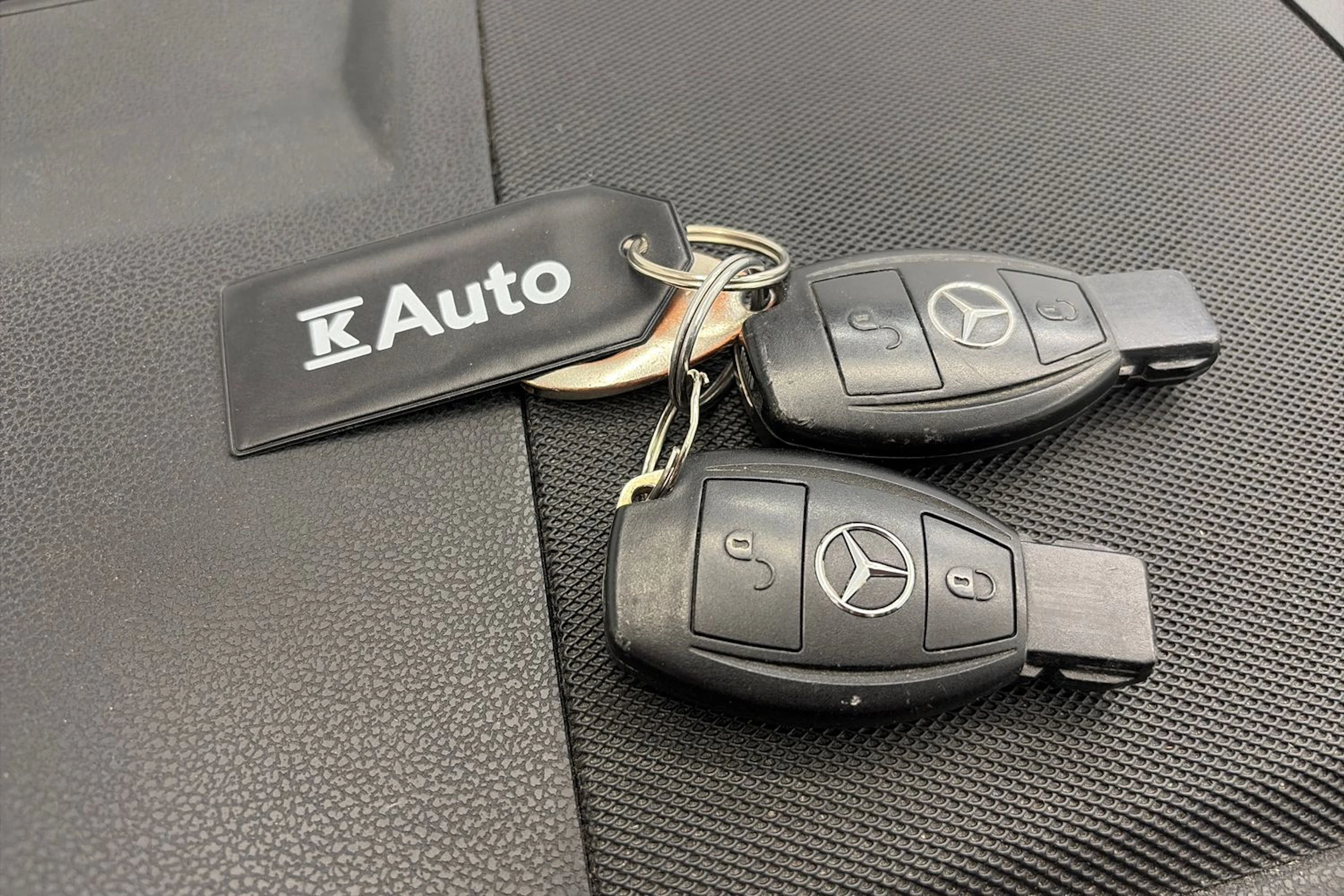 musta Mercedes-Benz B 2011 kuva 19.
