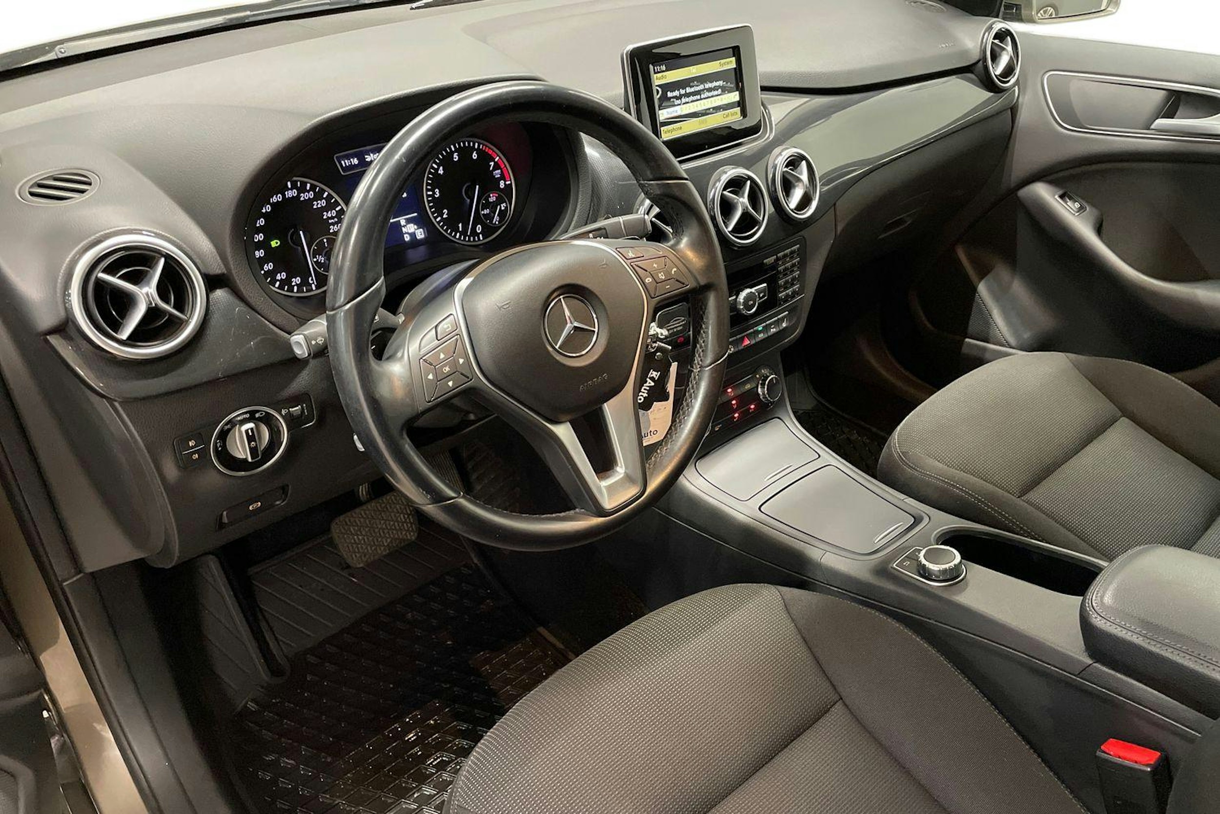 harmaa Mercedes-Benz B 2012 kuva 7.