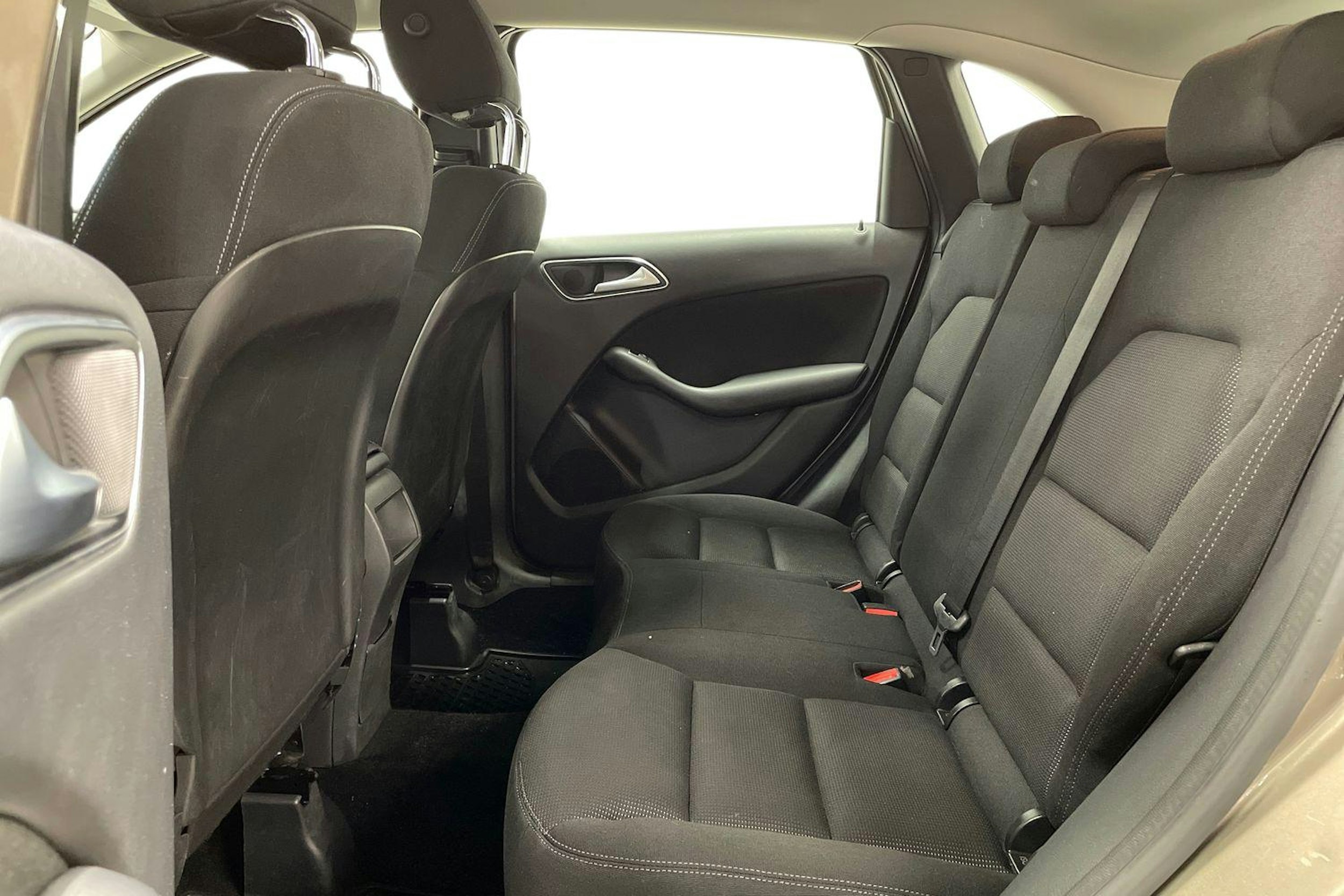 harmaa Mercedes-Benz B 2012 kuva 10.