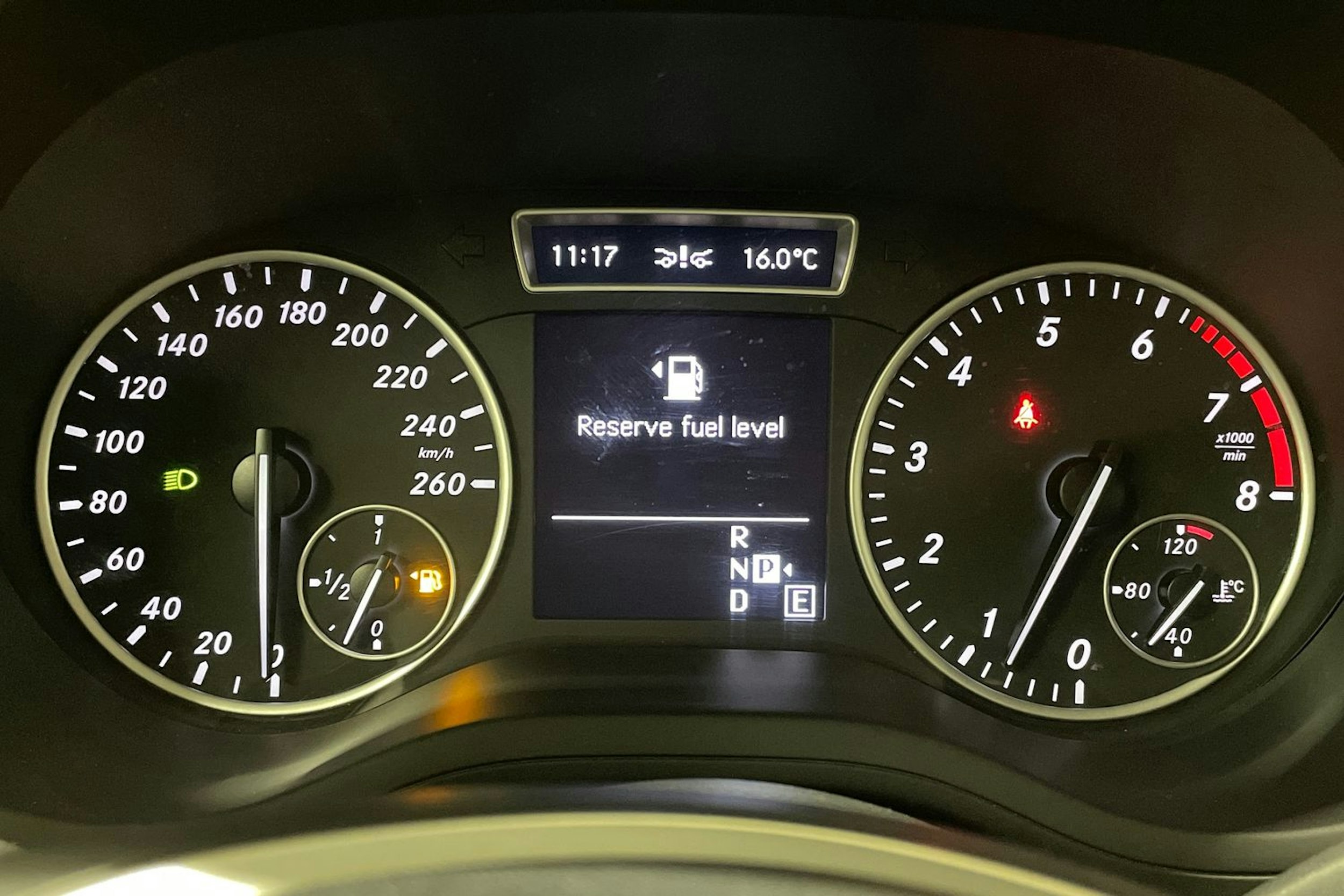 harmaa Mercedes-Benz B 2012 kuva 16.