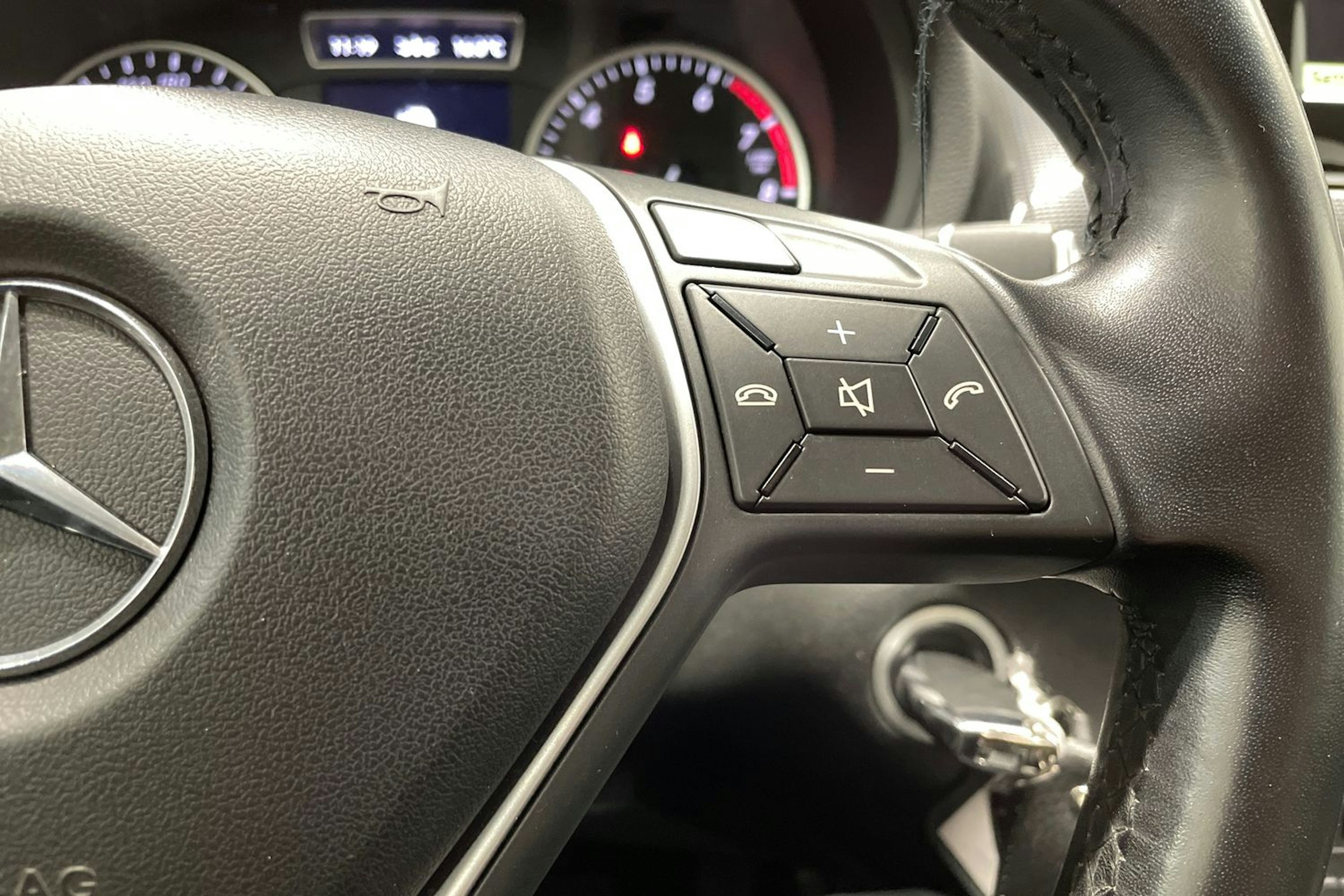 harmaa Mercedes-Benz B 2012 kuva 22.