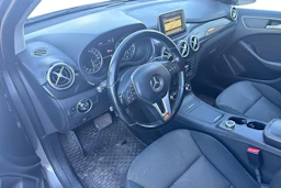 harmaa Mercedes-Benz B 2012 kuva 3.