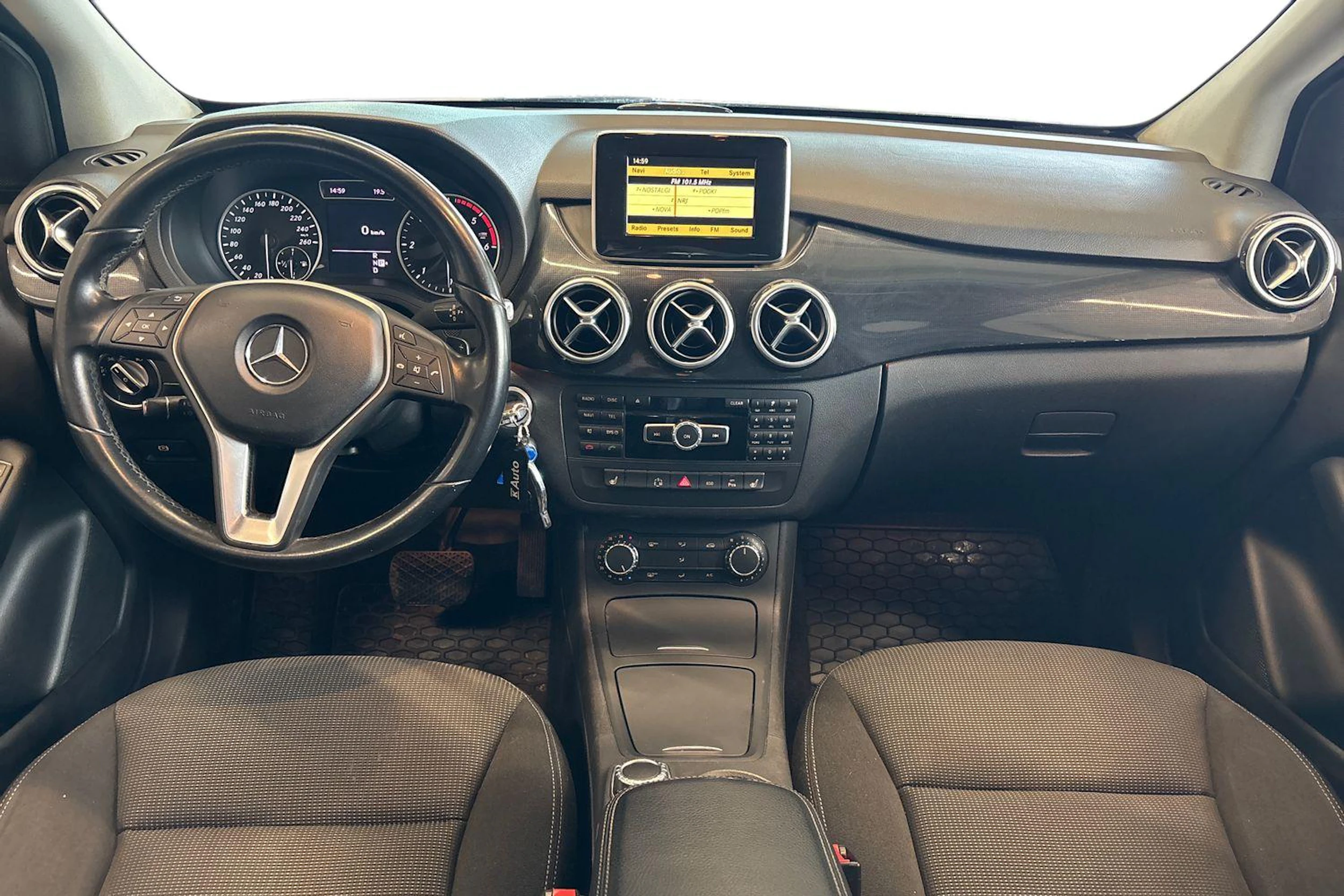 harmaa Mercedes-Benz B 2012 kuva 9.