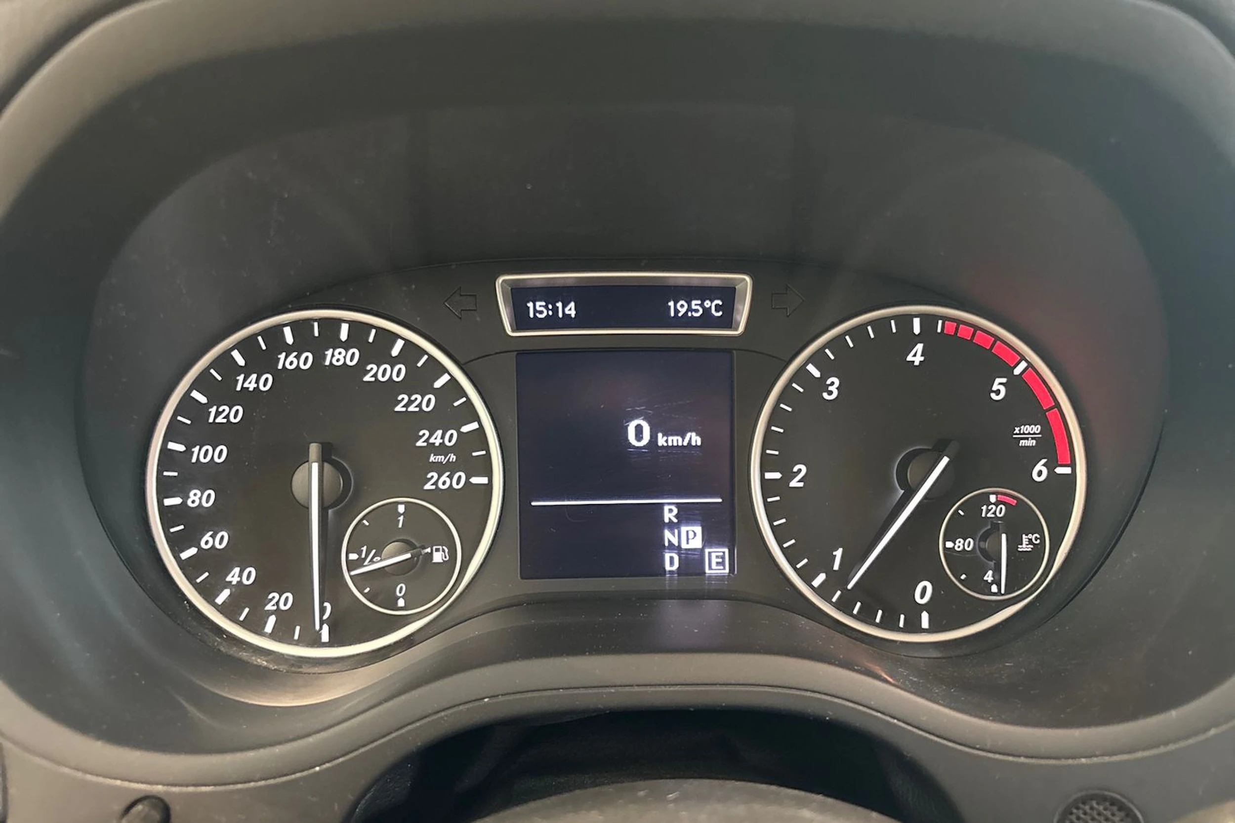 harmaa Mercedes-Benz B 2012 kuva 16.