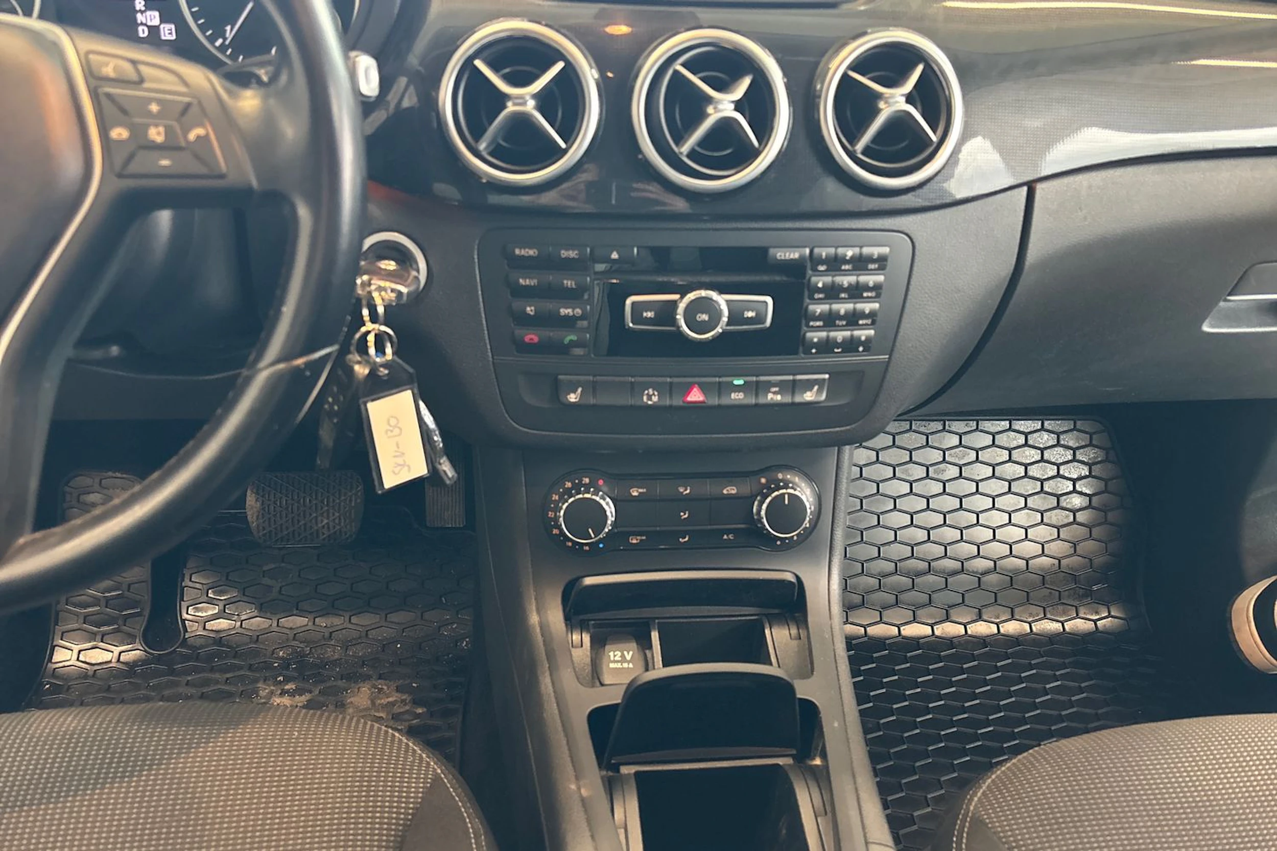 harmaa Mercedes-Benz B 2012 kuva 18.