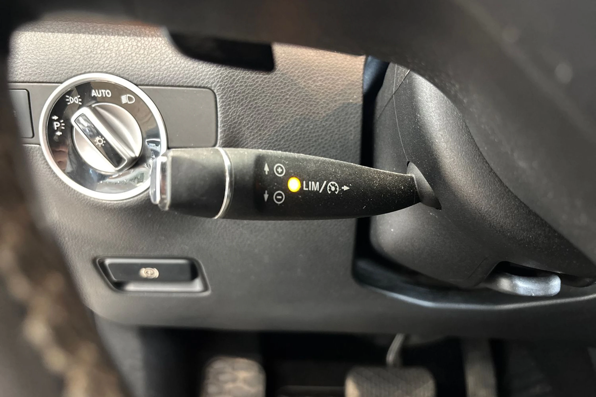harmaa Mercedes-Benz B 2012 kuva 19.