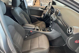 harmaa Mercedes-Benz B 2012 kuva 20.