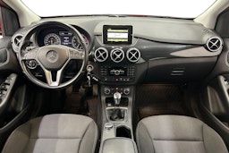punainen Mercedes-Benz B 2012 kuva 9.