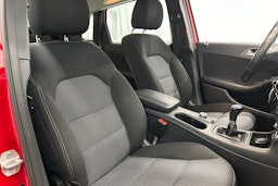 punainen Mercedes-Benz B 2012 kuva 15.