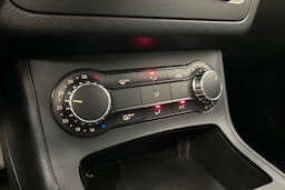 punainen Mercedes-Benz B 2012 kuva 23.