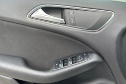 valkoinen Mercedes-Benz B 2012 kuva 11.
