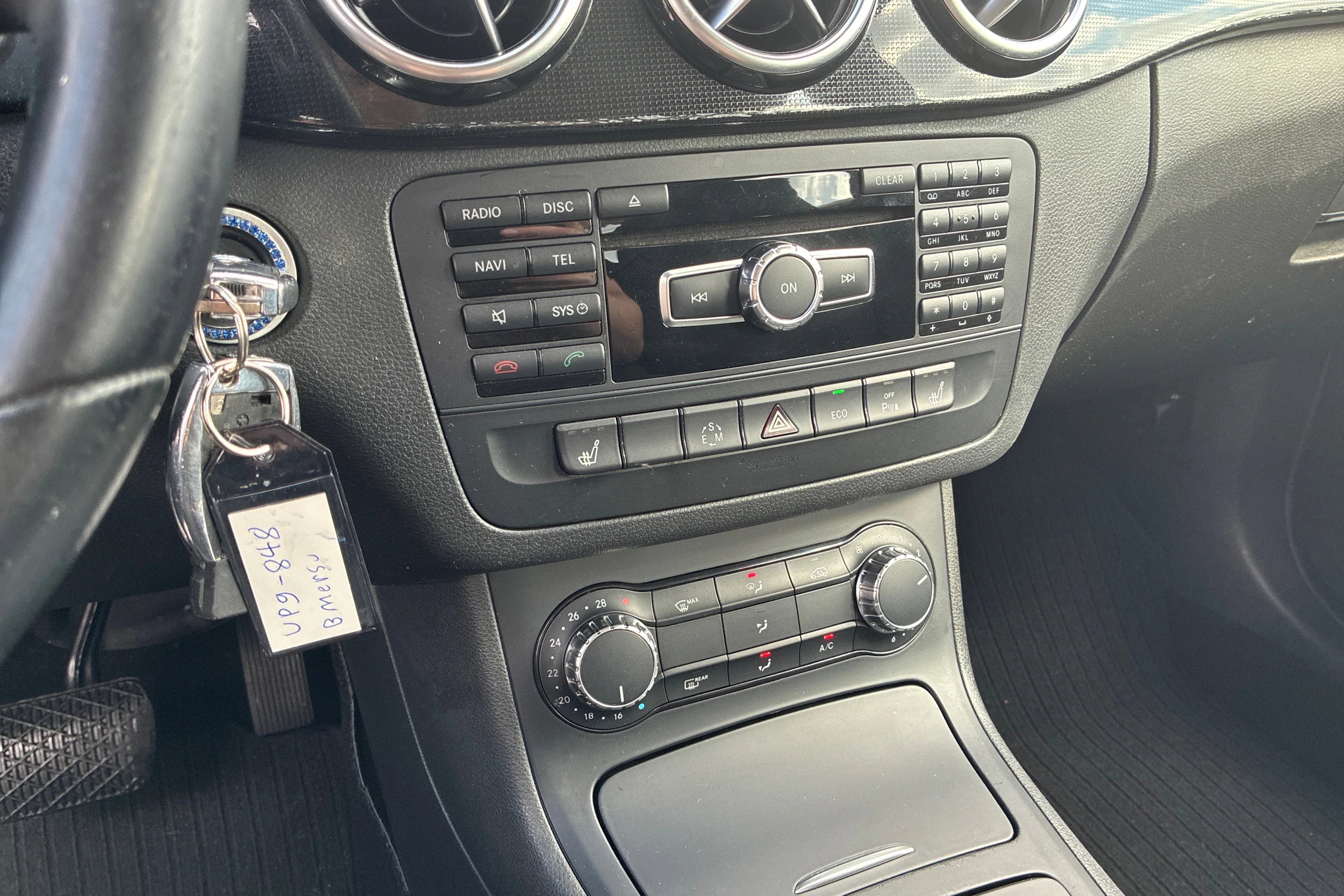 valkoinen Mercedes-Benz B 2012 kuva 16.