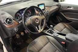 valkoinen Mercedes-Benz B 2012 kuva 3.