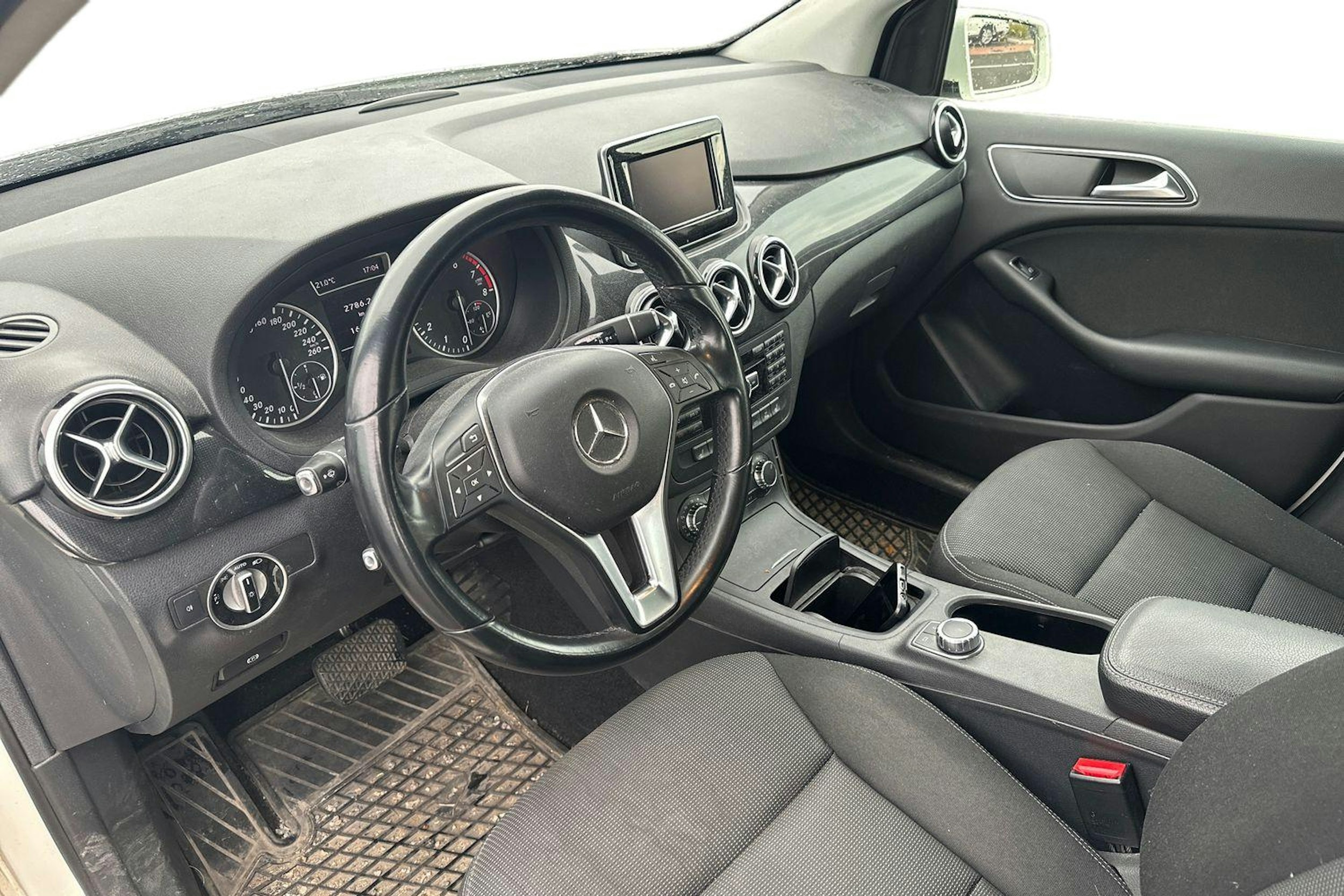 valkoinen Mercedes-Benz B 2013 kuva 3.