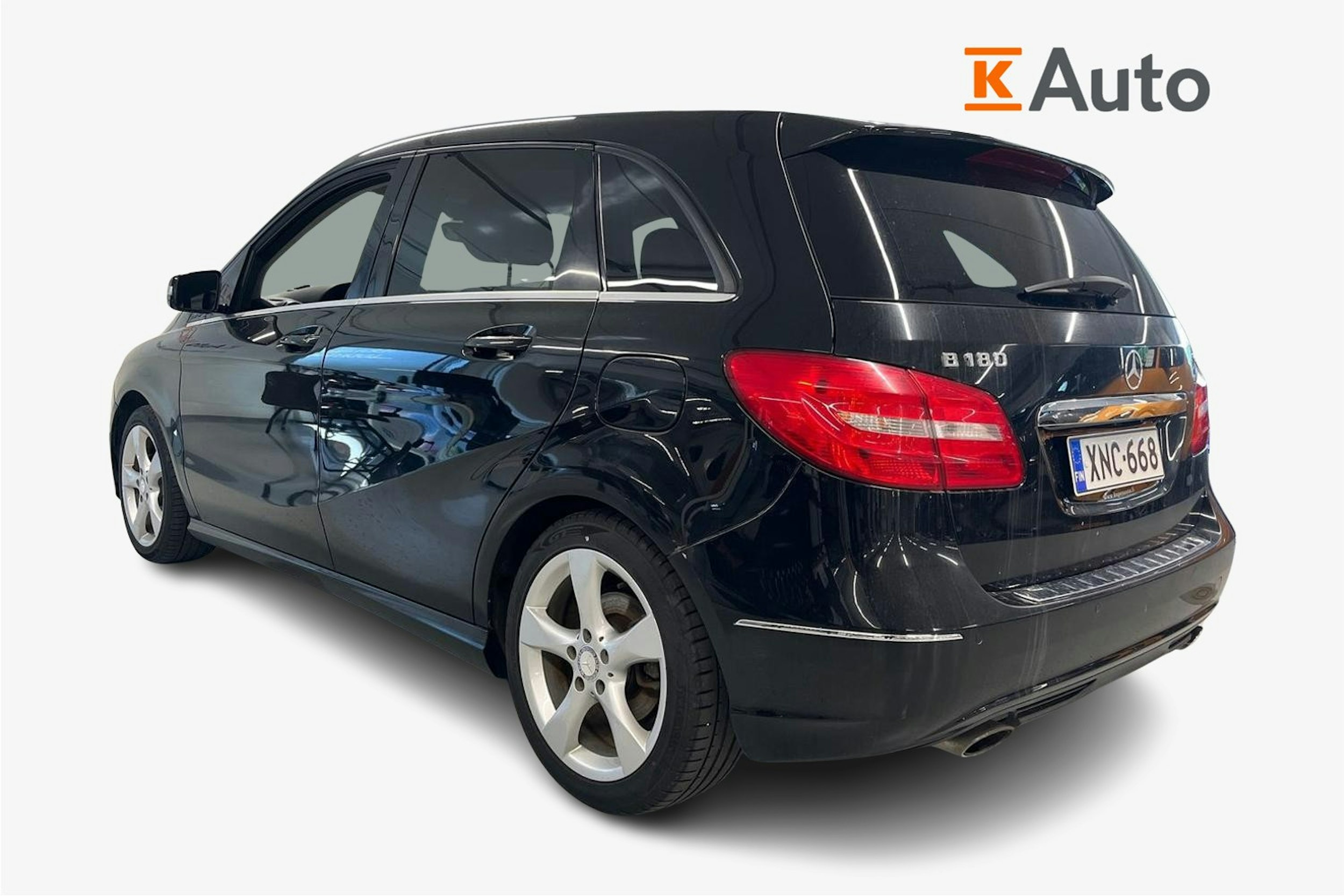 Musta Mercedes-Benz B 2013 kuva 2.