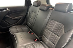 Musta Mercedes-Benz B 2013 kuva 10.