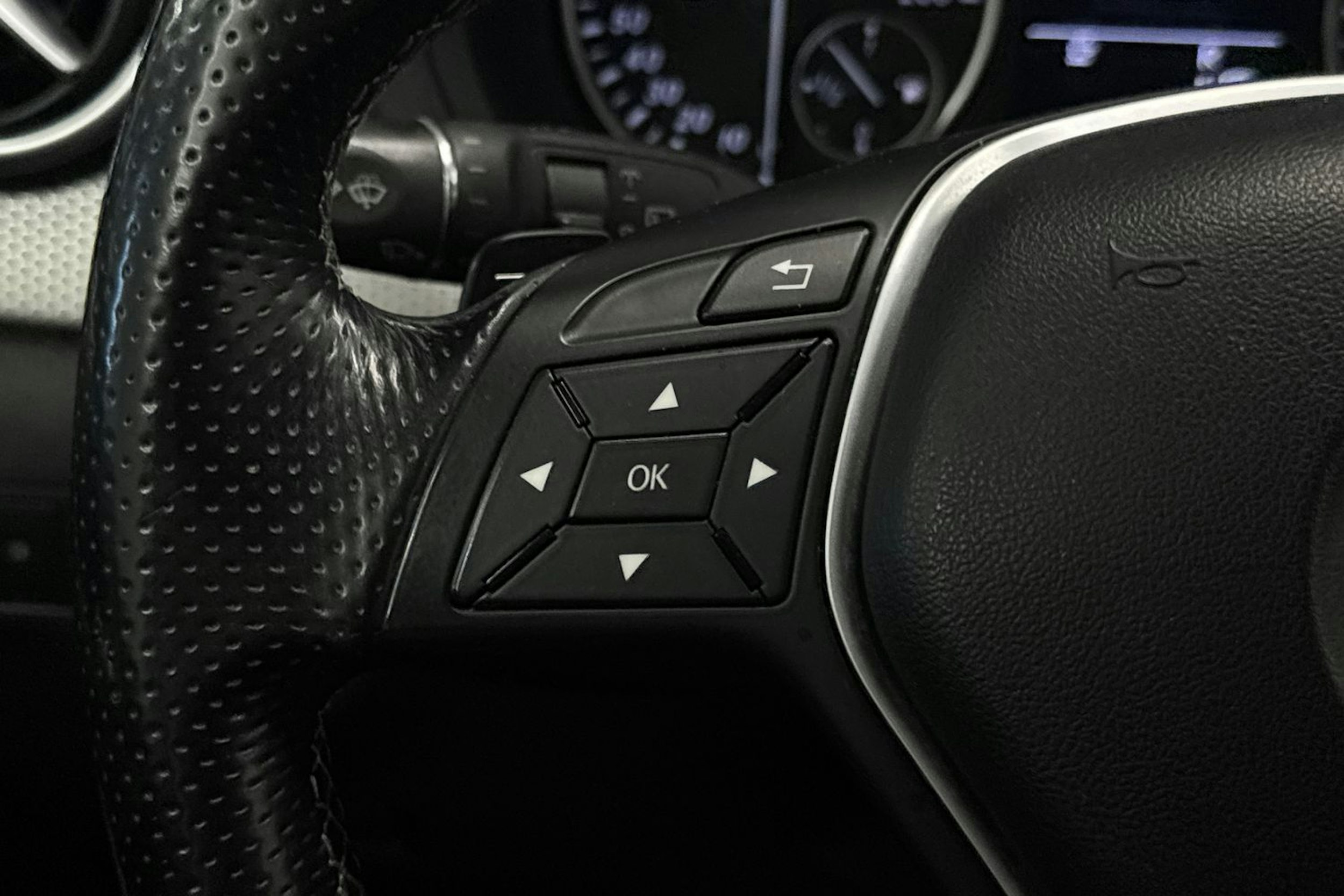 Musta Mercedes-Benz B 2013 kuva 16.