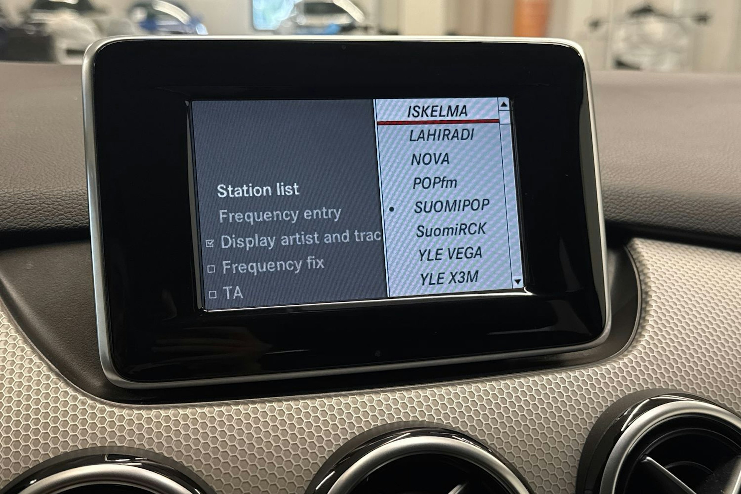 Musta Mercedes-Benz B 2013 kuva 20.