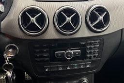 Musta Mercedes-Benz B 2013 kuva 23.