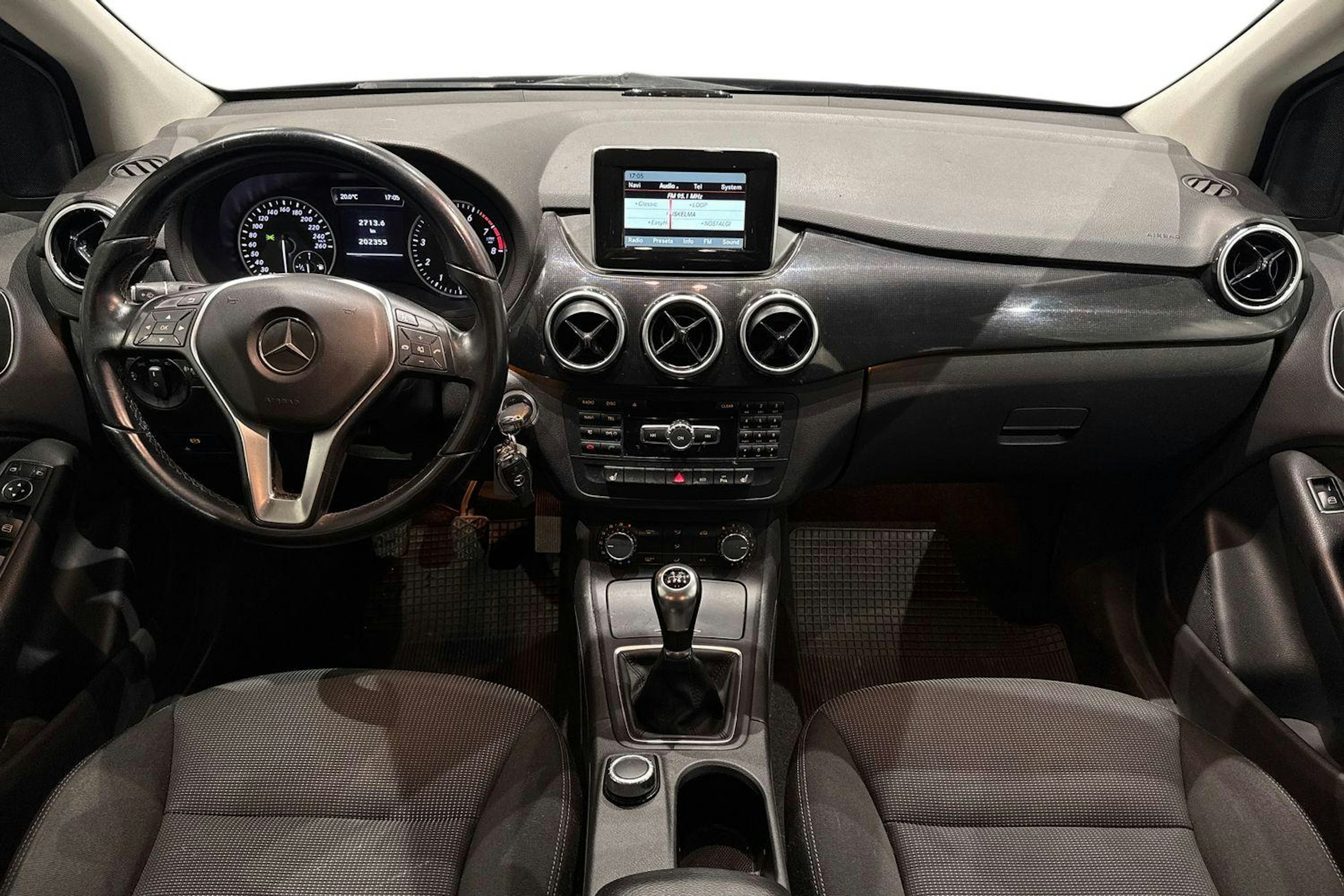 musta Mercedes-Benz B 2013 kuva 9.