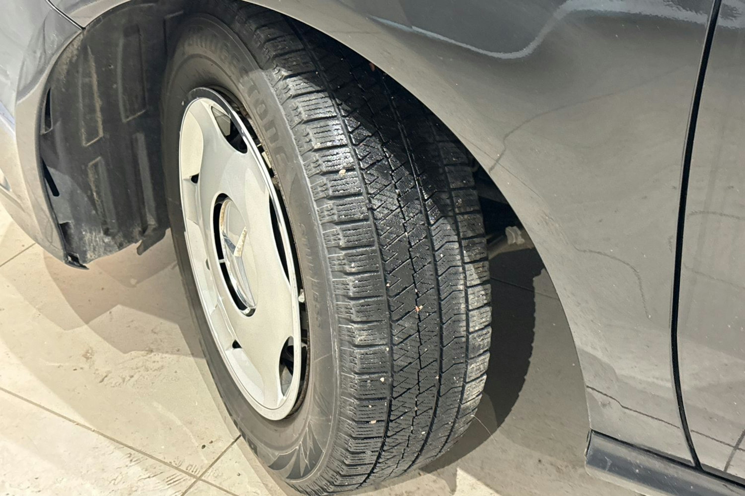 musta Mercedes-Benz B 2013 kuva 13.