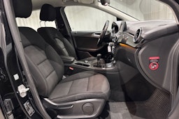 musta Mercedes-Benz B 2013 kuva 16.