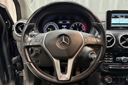 musta Mercedes-Benz B 2013 kuva 17.