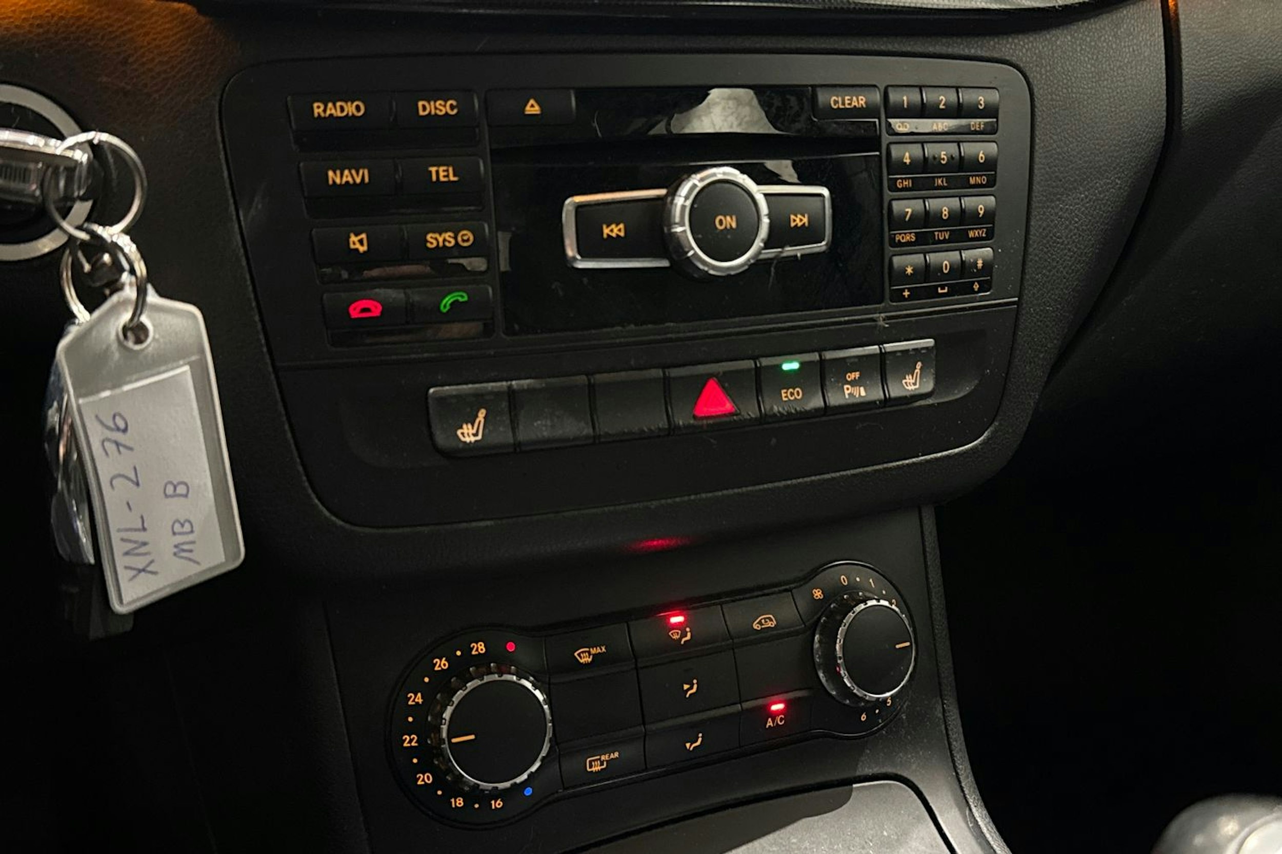 musta Mercedes-Benz B 2013 kuva 22.