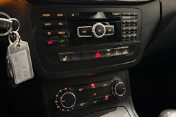 musta Mercedes-Benz B 2013 kuva 22.