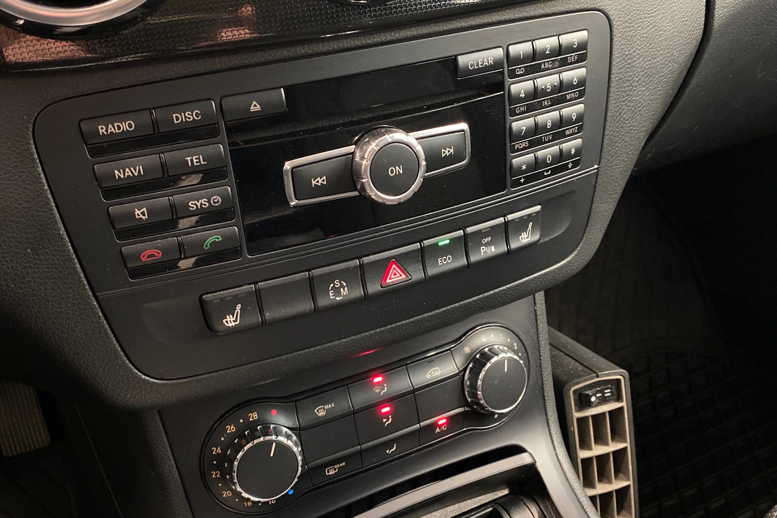 valkoinen Mercedes-Benz B 2014 kuva 16.