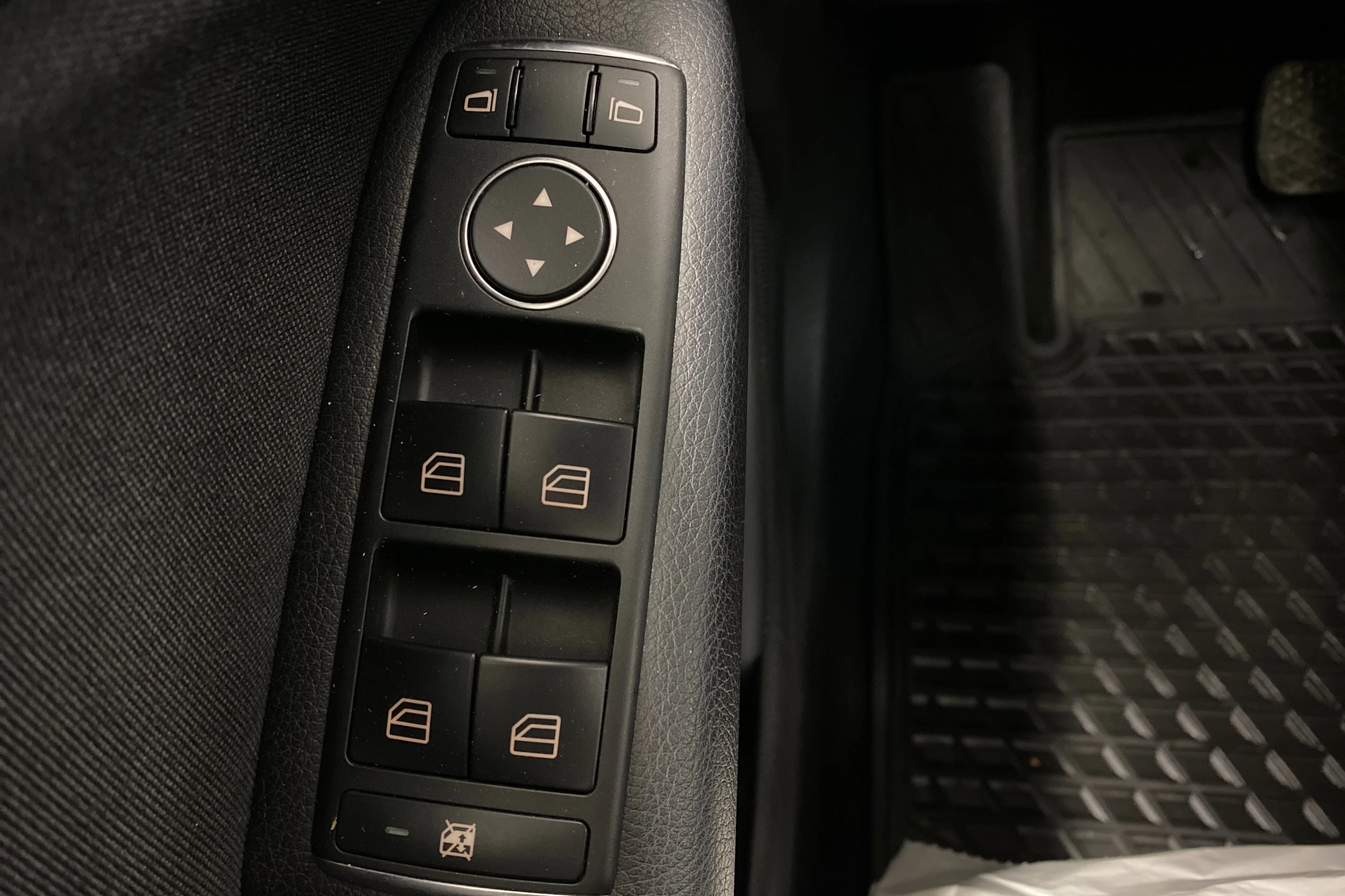 valkoinen Mercedes-Benz B 2014 kuva 20.