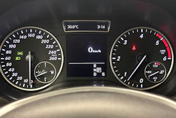 valkoinen Mercedes-Benz B 2014 kuva 35.