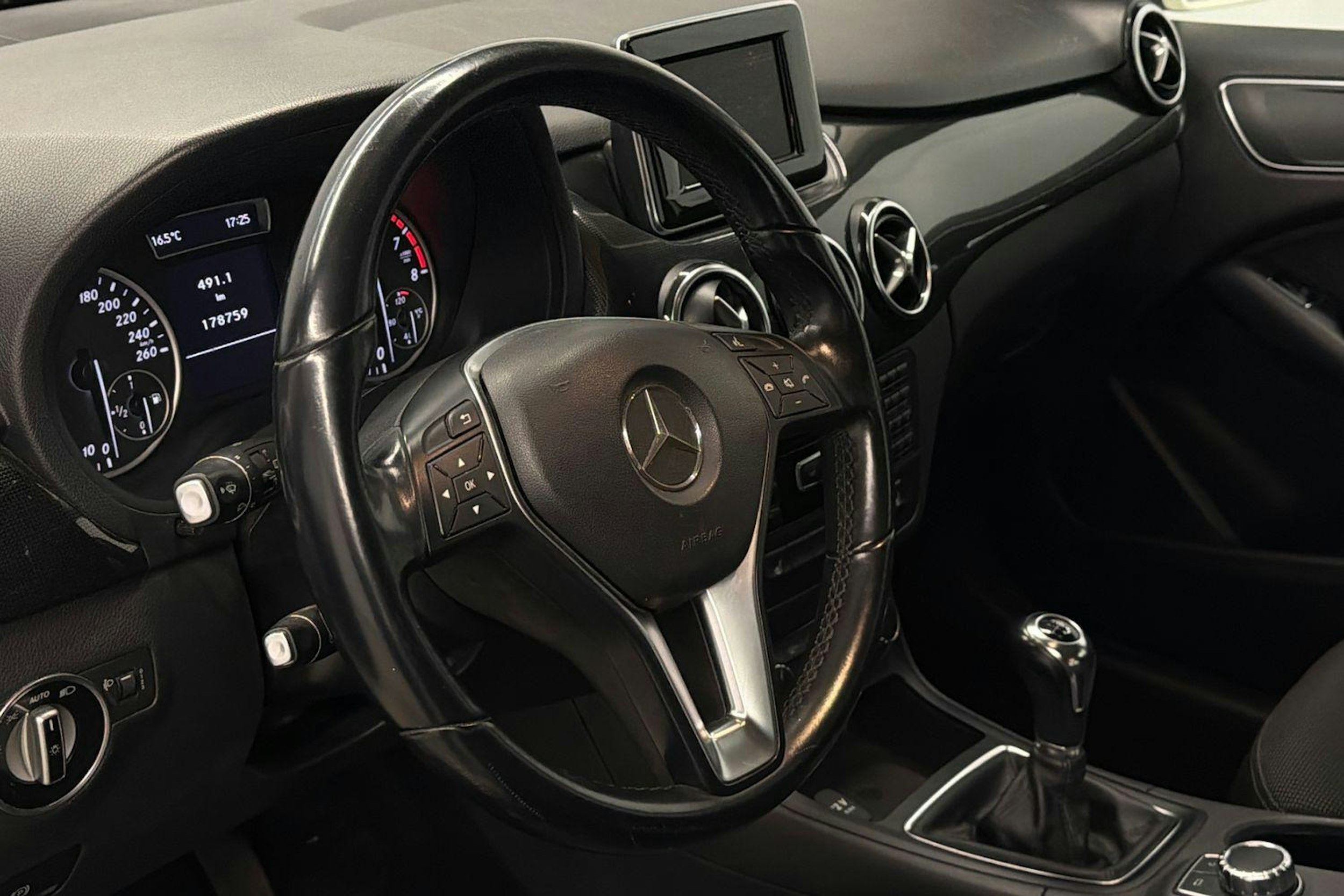 valkoinen Mercedes-Benz B 2014 kuva 6.