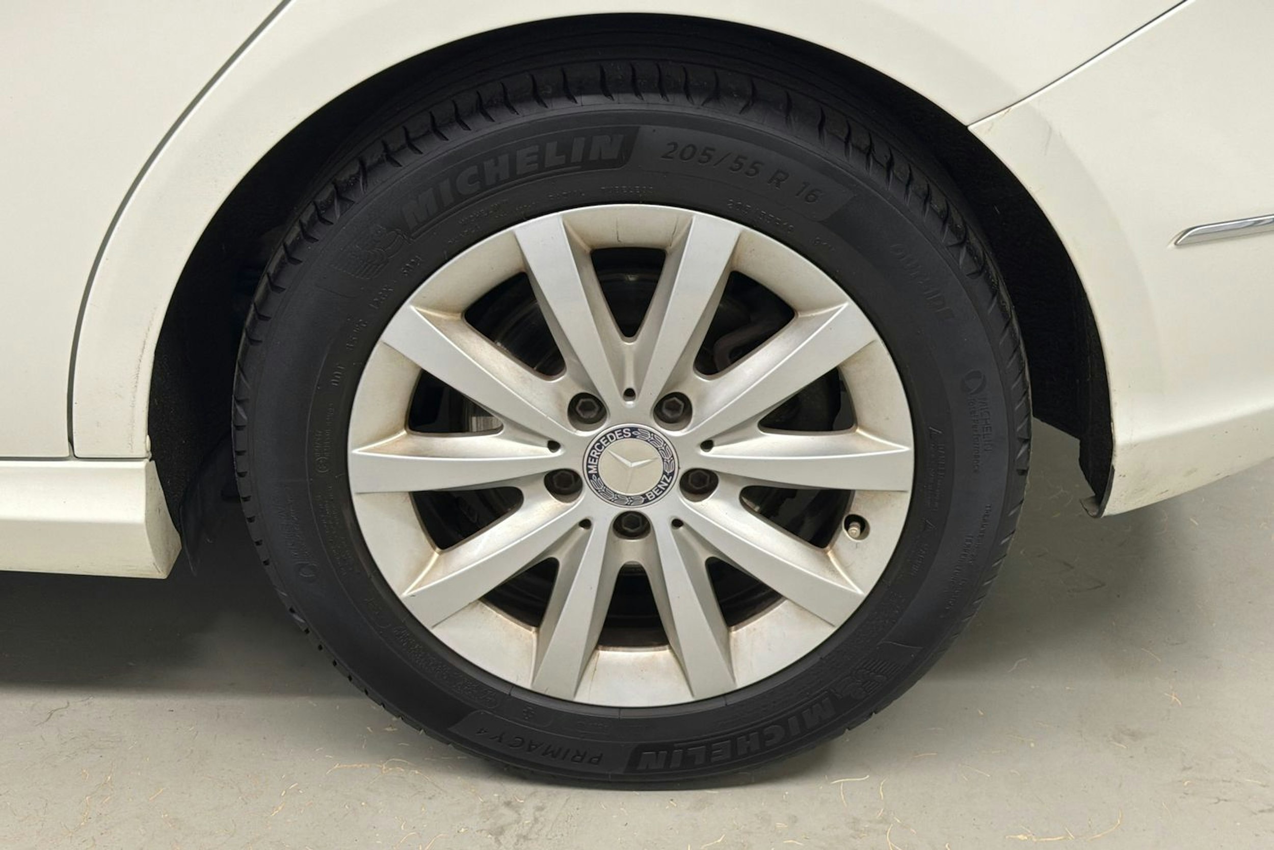 valkoinen Mercedes-Benz B 2014 kuva 10.