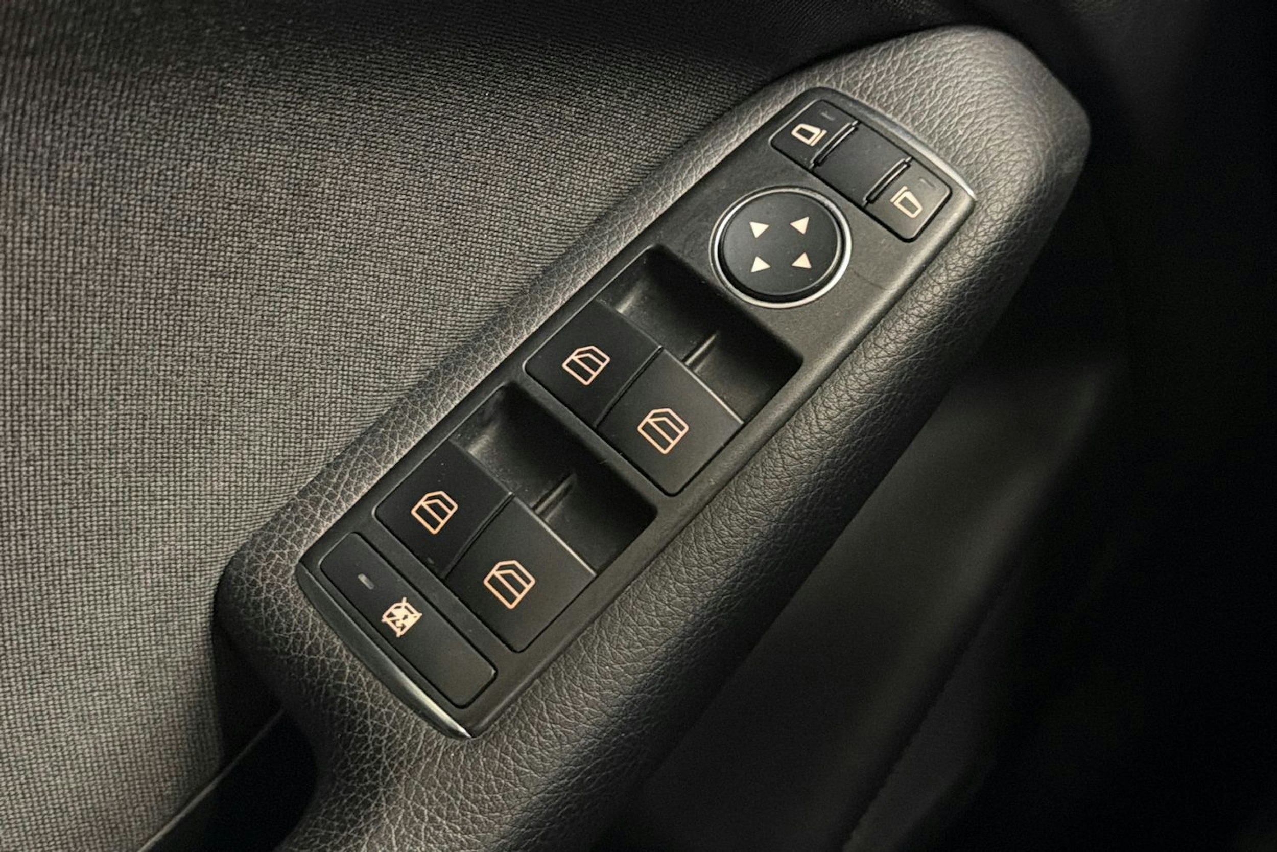 valkoinen Mercedes-Benz B 2014 kuva 13.