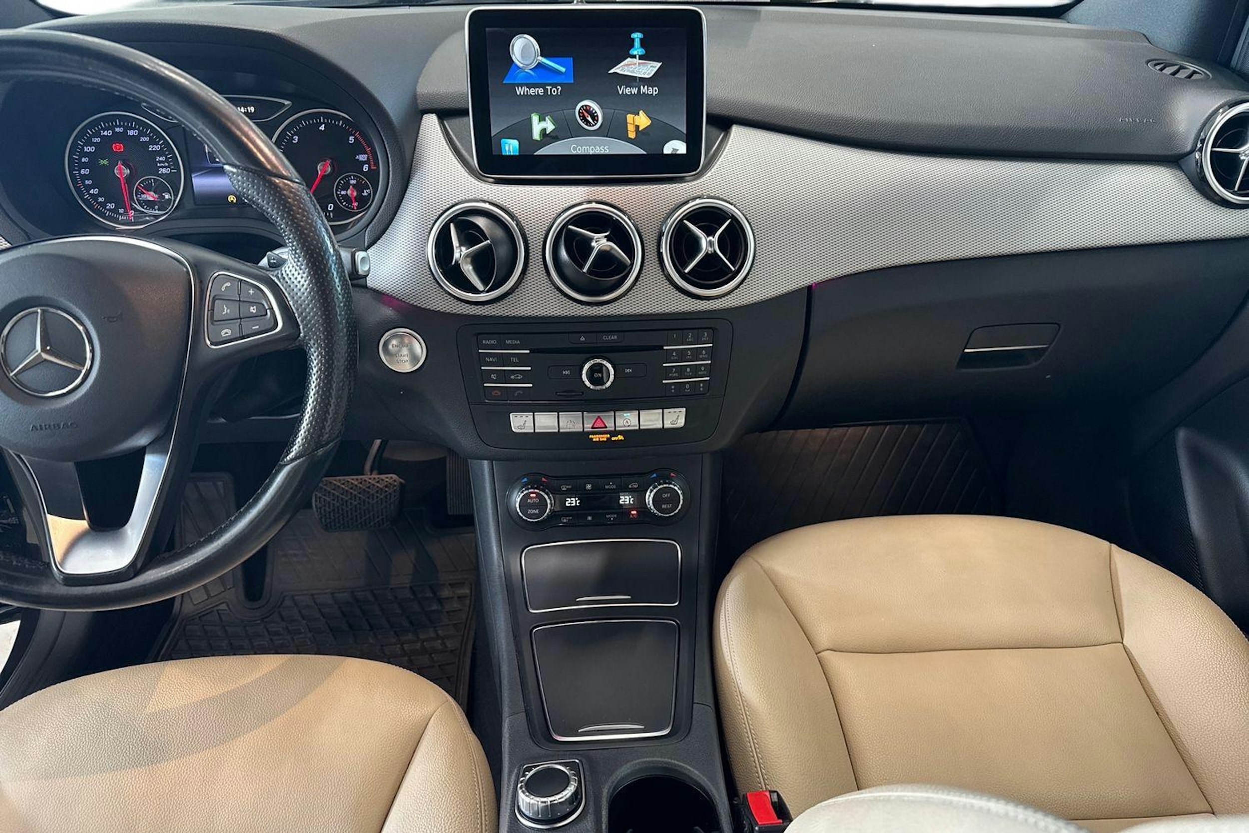 musta Mercedes-Benz B 2014 kuva 9.